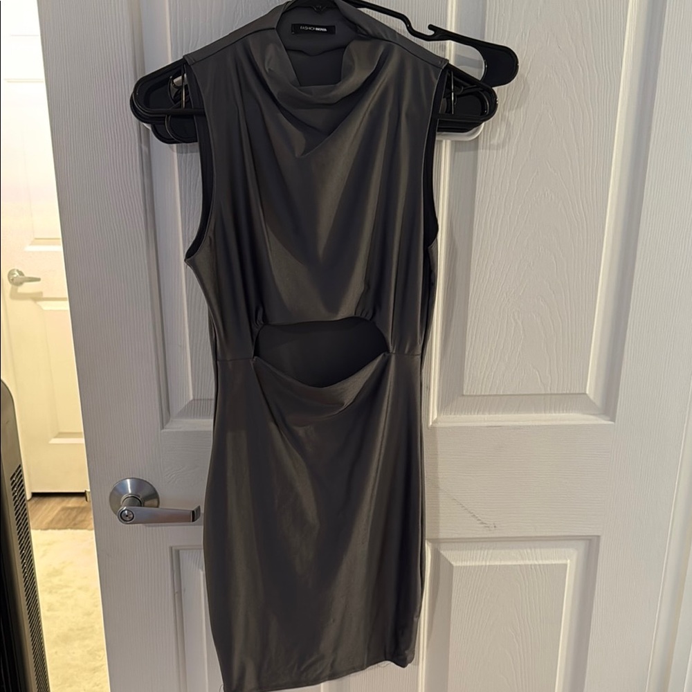 Elegant Gray Sleeveless Dress